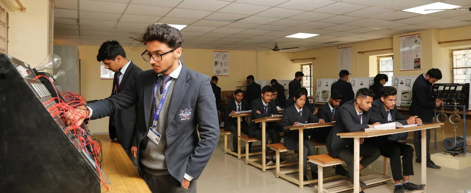 adv-eng-facili-banner